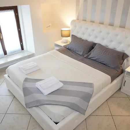 Mansarda Dolce Apartment *